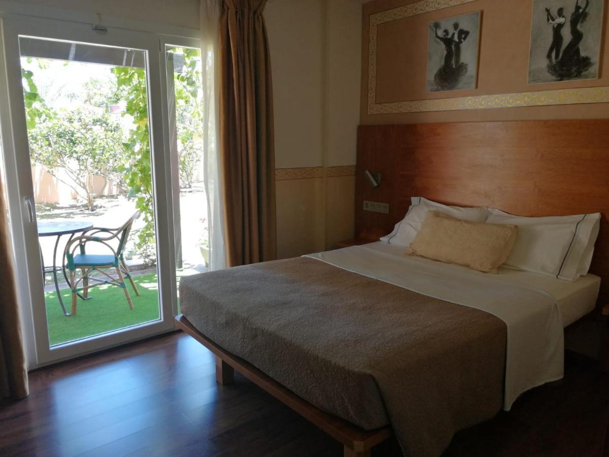 Hotel Boutique Villa Erina By Bossh Hotels - Adults Recommended Манилва Екстериор снимка