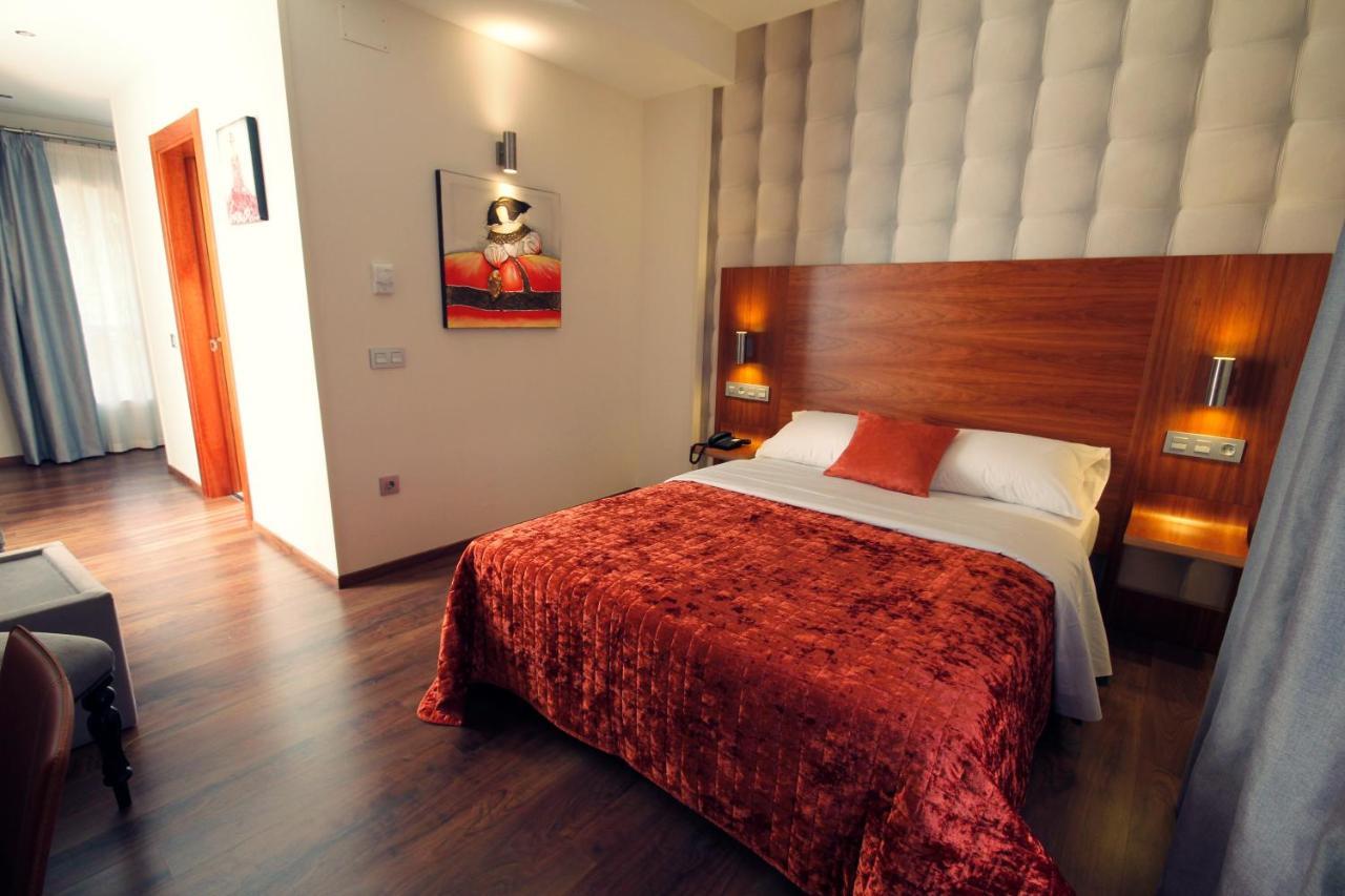Hotel Boutique Villa Erina By Bossh Hotels - Adults Recommended Манилва Екстериор снимка