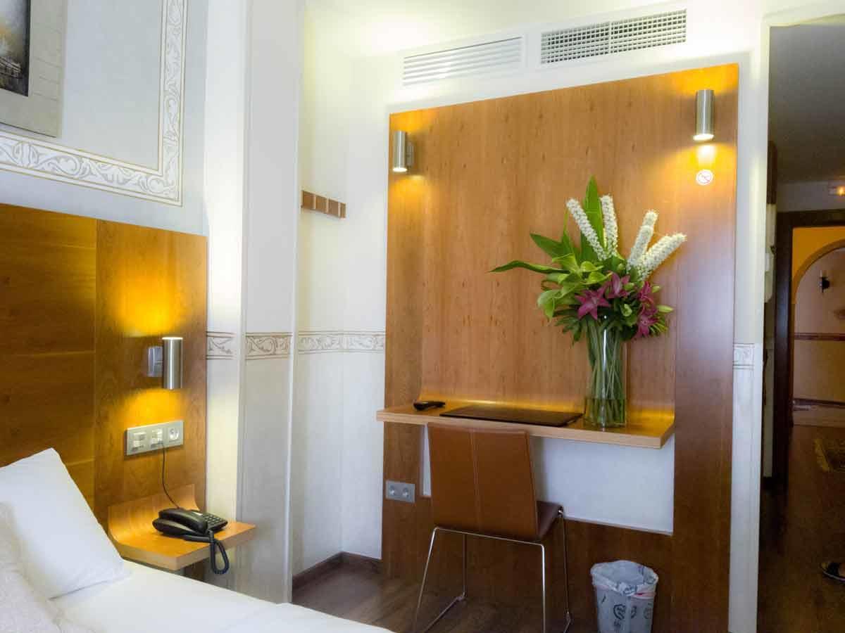 Hotel Boutique Villa Erina By Bossh Hotels - Adults Recommended Манилва Екстериор снимка