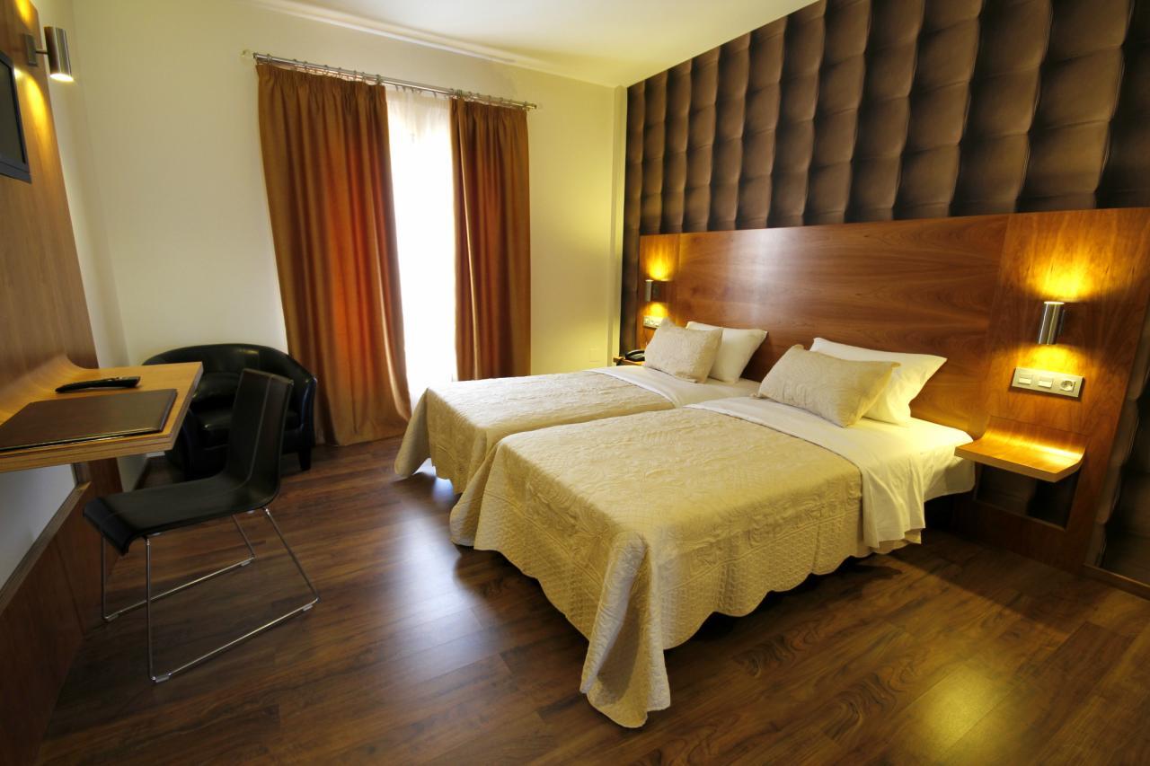 Hotel Boutique Villa Erina By Bossh Hotels - Adults Recommended Манилва Екстериор снимка