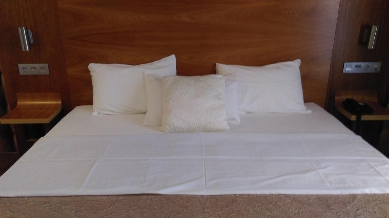 Hotel Boutique Villa Erina By Bossh Hotels - Adults Recommended Манилва Екстериор снимка