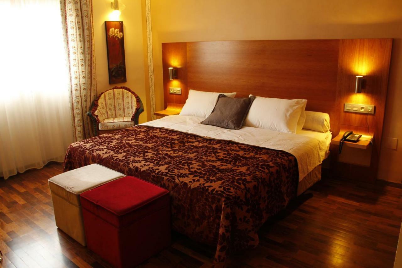 Hotel Boutique Villa Erina By Bossh Hotels - Adults Recommended Манилва Екстериор снимка