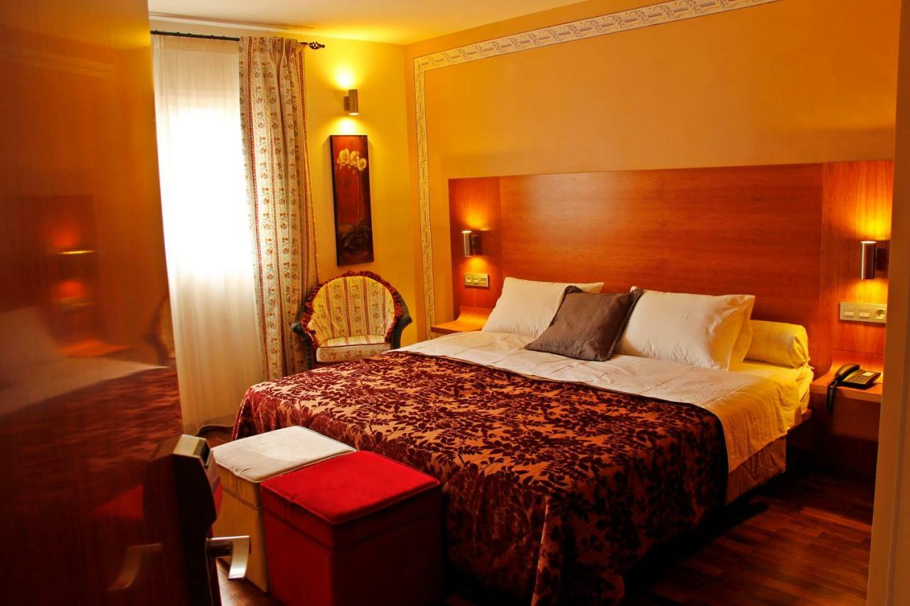 Hotel Boutique Villa Erina By Bossh Hotels - Adults Recommended Манилва Екстериор снимка